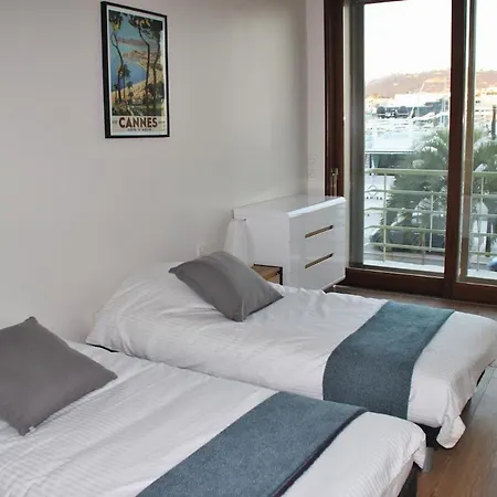 Fully Ac, Port-view, 2 Min And Palais 칸느