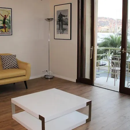 Fully Ac, Port-view, 2 Min And Palais 아파트 *