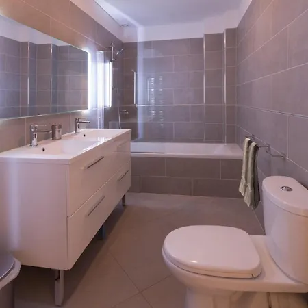 Fully Ac, Port-view, 2 Min And Palais
